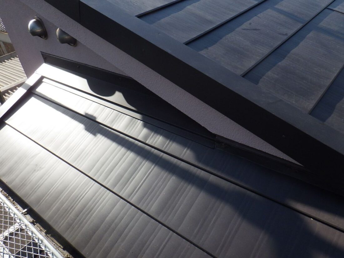 屋根カバー工法とは？塗装との違いをわかりやすく解説