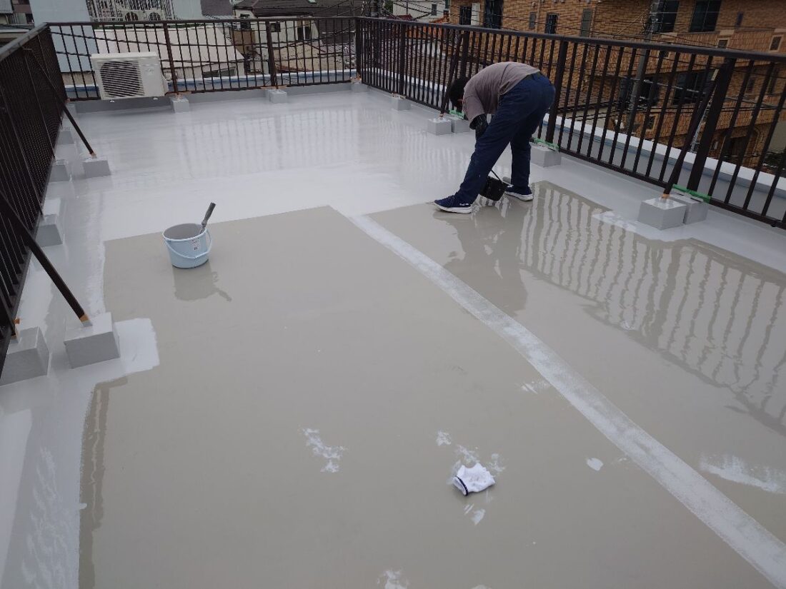 屋上防水下地処理 ウレタン塗膜防水 トップコート